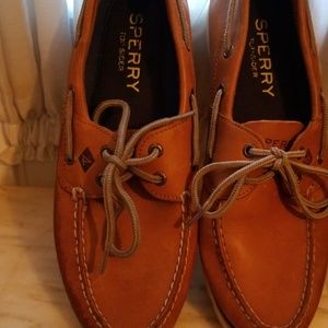 Sperry topsiders
